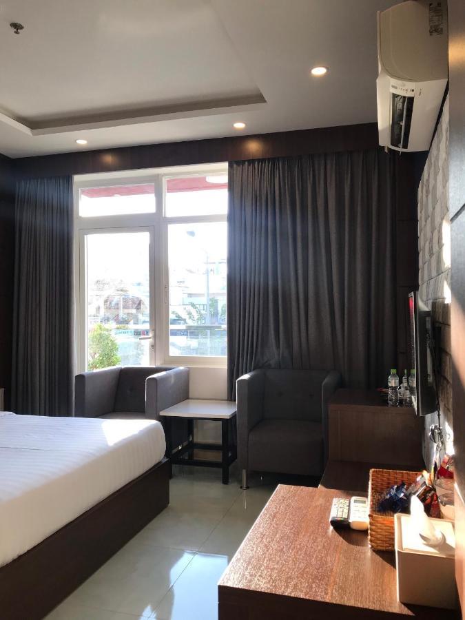 Quoc Thanh Hotel Long Khanh Exterior foto